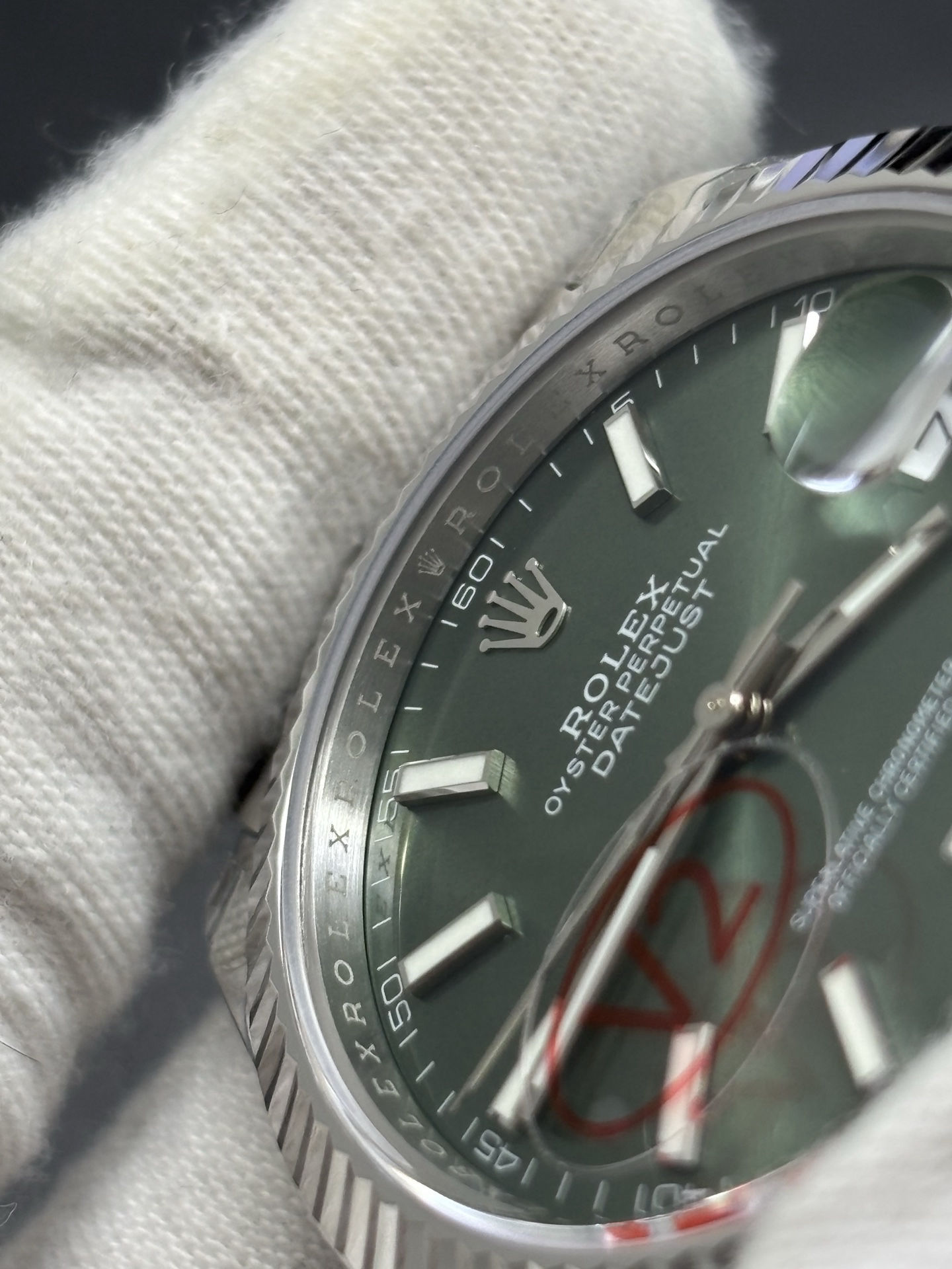 Rolex Datejust 41mm Green Dial Fluted Bezel Sleek 33