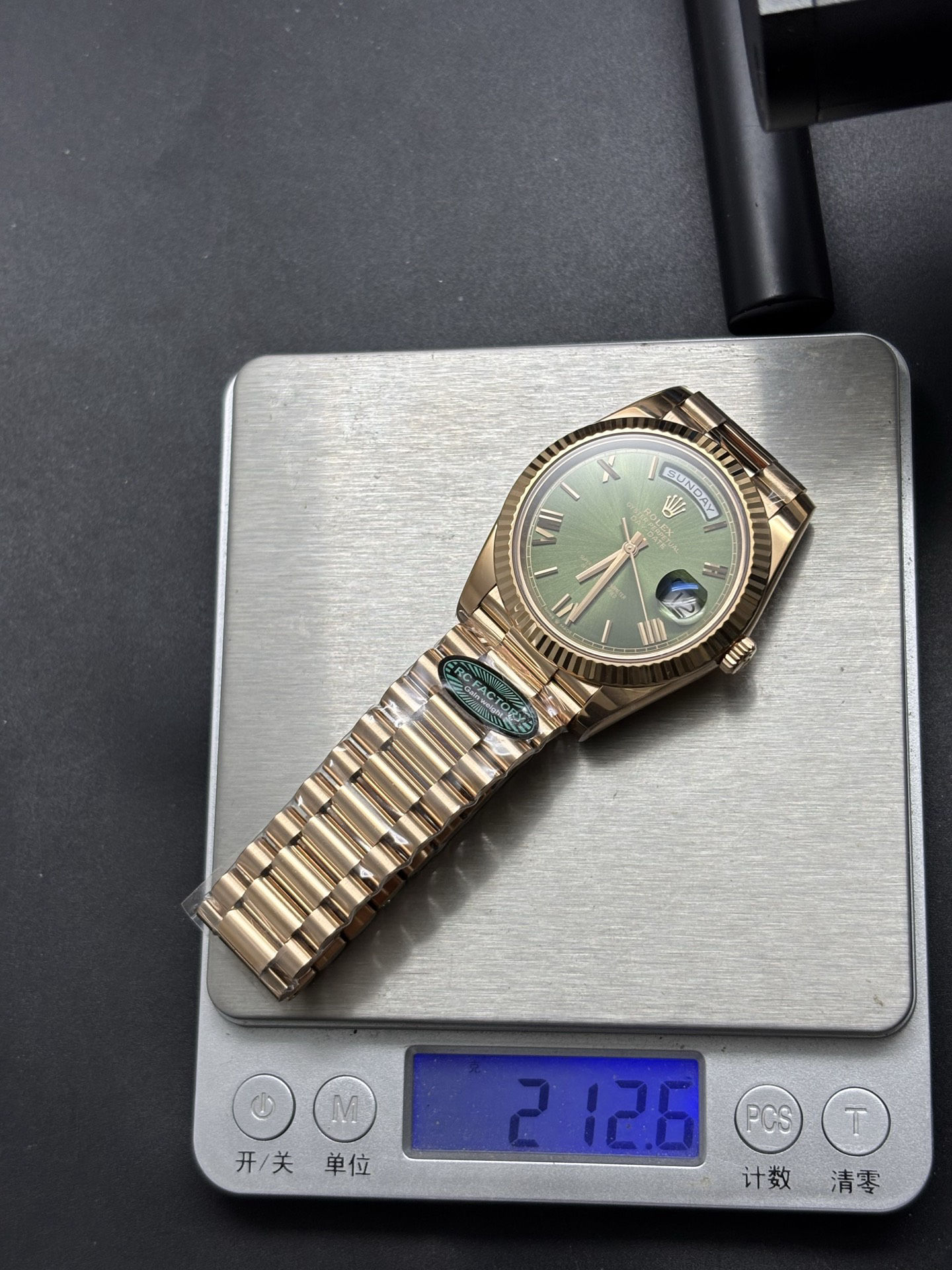 Trendsetting Rolex Day-Date 40 Presidential watch in 18k Everose Gold Olive Green Dial 74