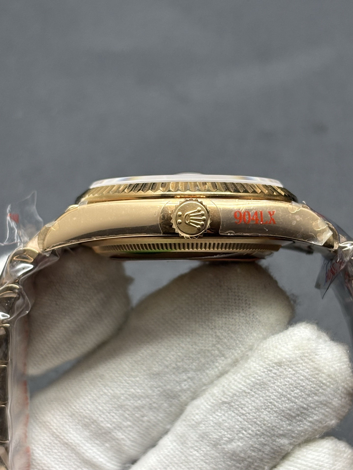 Classic Rolex Day-Date 40mm 18k Yellow Gold White Dial 46