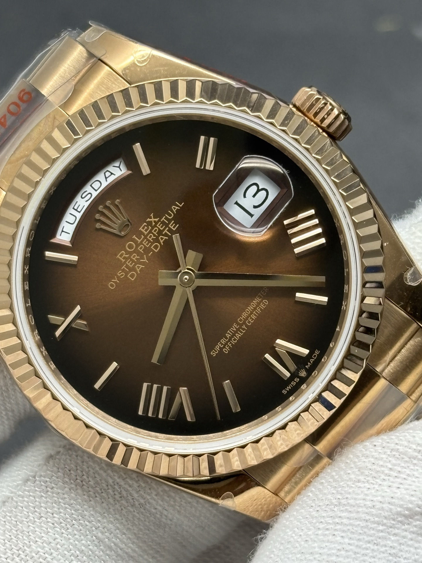 Rolex Day-Date 40mm Watch in 18k Everose Gold Chocolate Dial Affordable 56