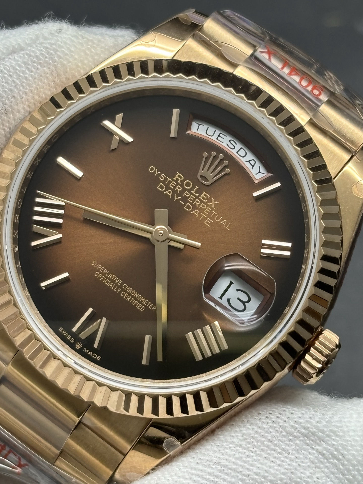 Rolex Day-Date 40mm Watch in 18k Everose Gold Chocolate Dial Affordable 56