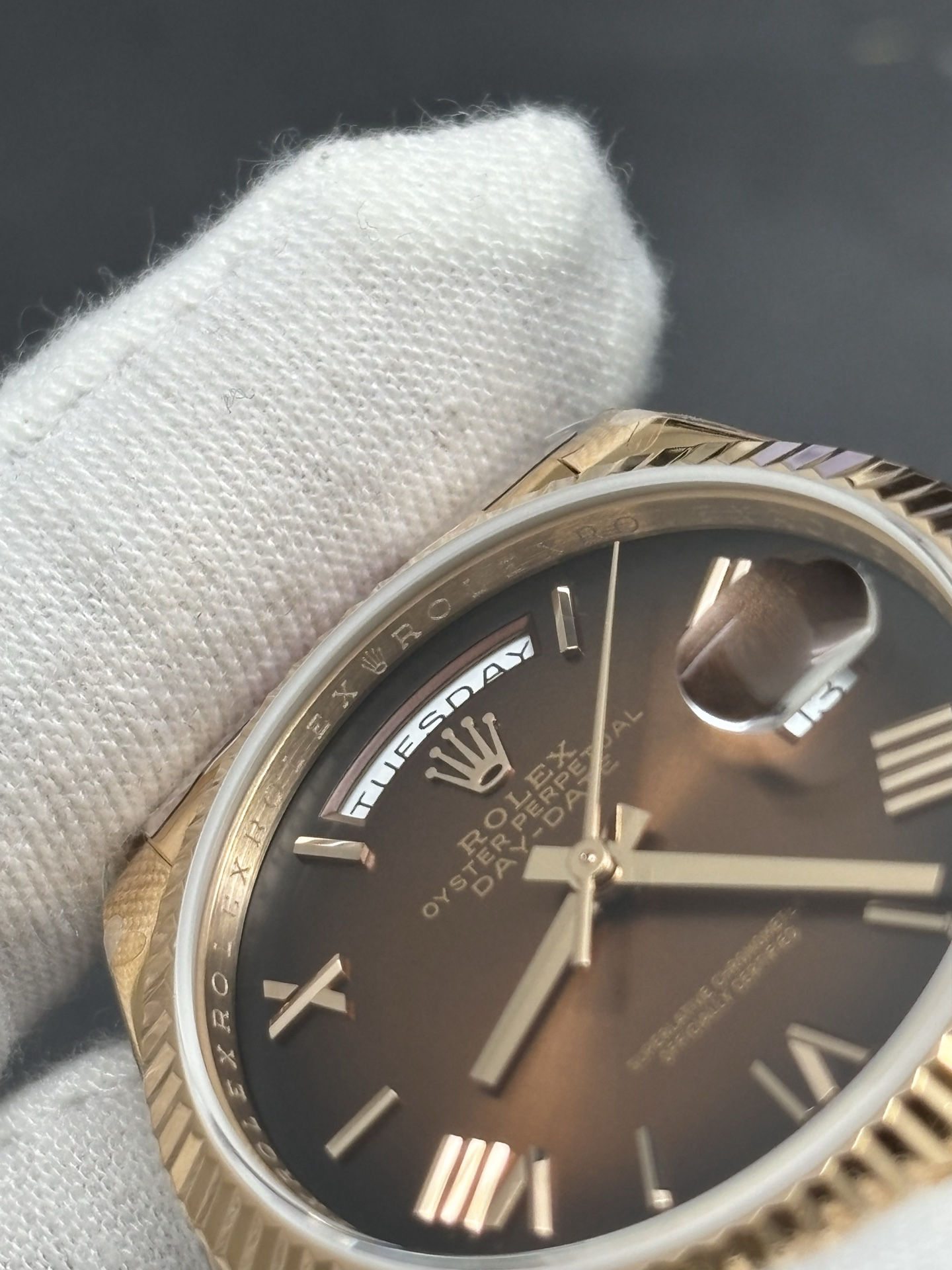 Rolex Day-Date 40mm Watch in 18k Everose Gold Chocolate Dial Affordable 56