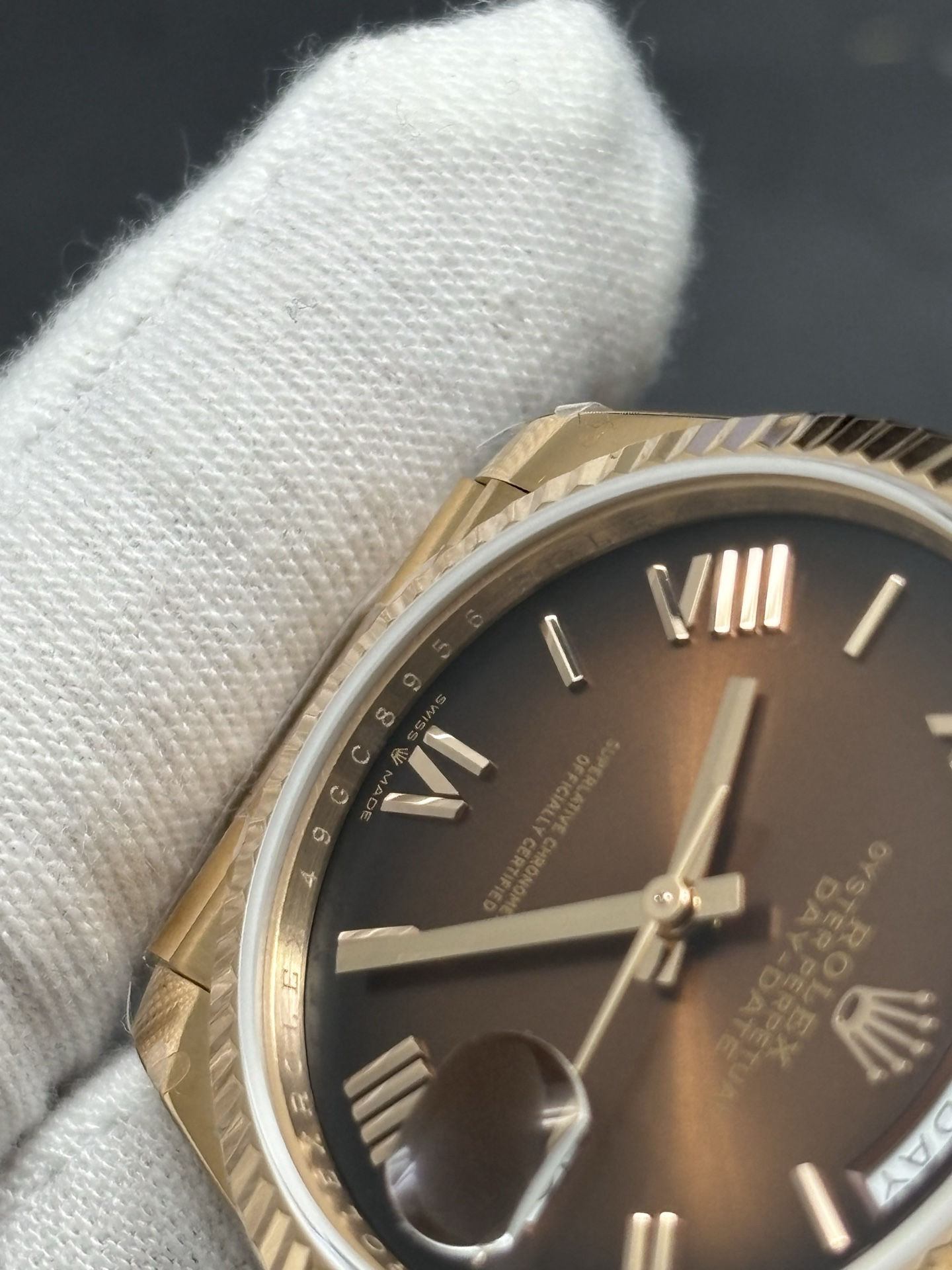 Rolex Day-Date 40mm Watch in 18k Everose Gold Chocolate Dial Affordable 56