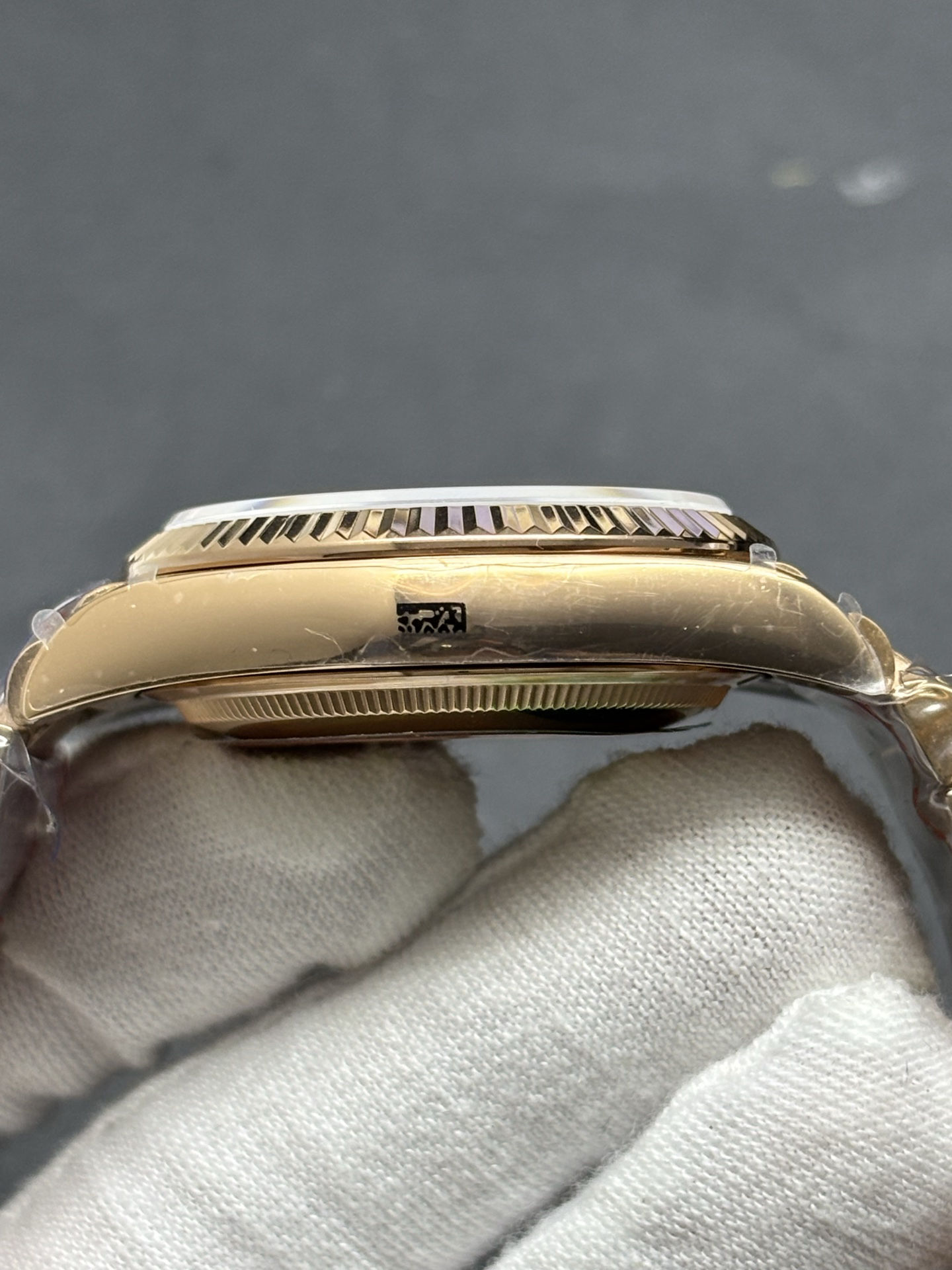 Rolex Day-Date 40mm Watch in 18k Everose Gold Chocolate Dial Affordable 56