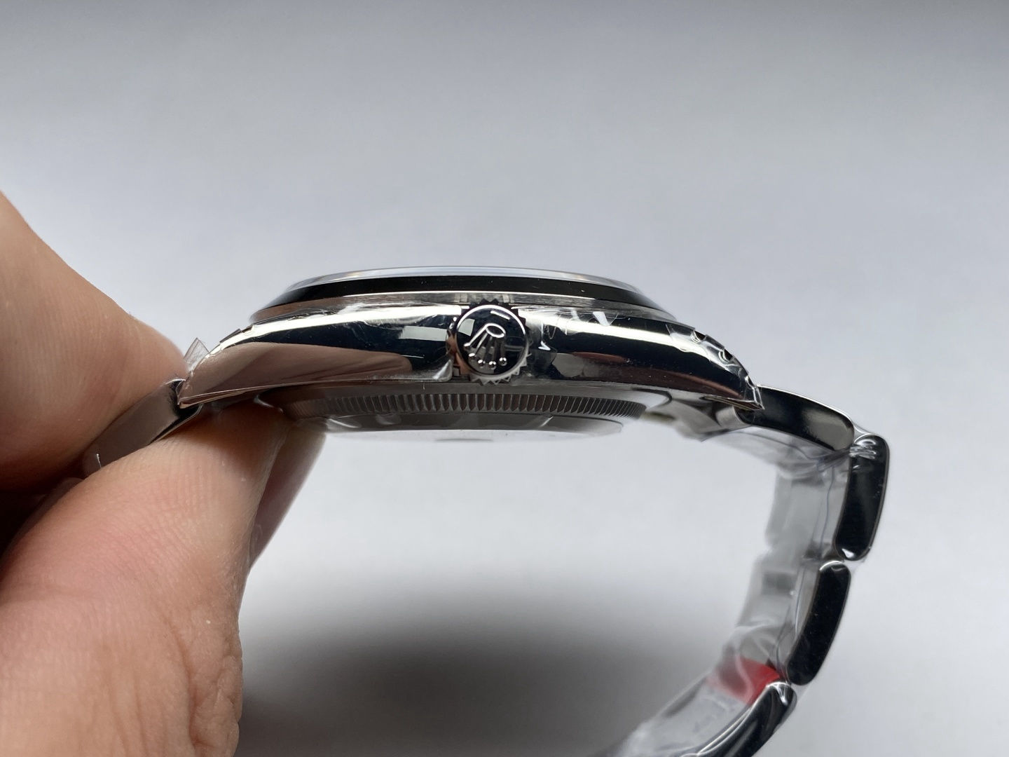 Tailored Rolex Explorer Watch in Oyster steel 40mm 31