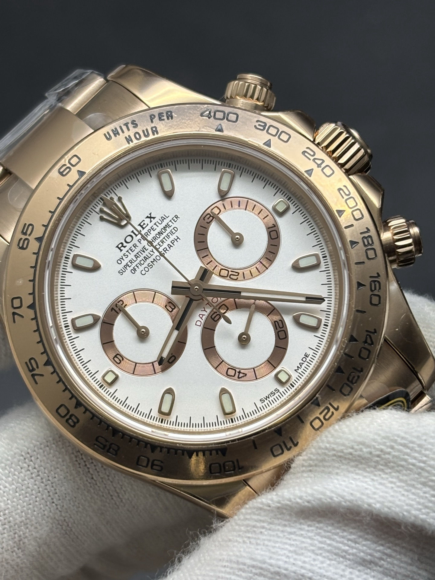 Rolex Oyster Perpetual Cosmograph Daytona 116505 in 18k Everose Gold with White Dial ZeroBulk 61