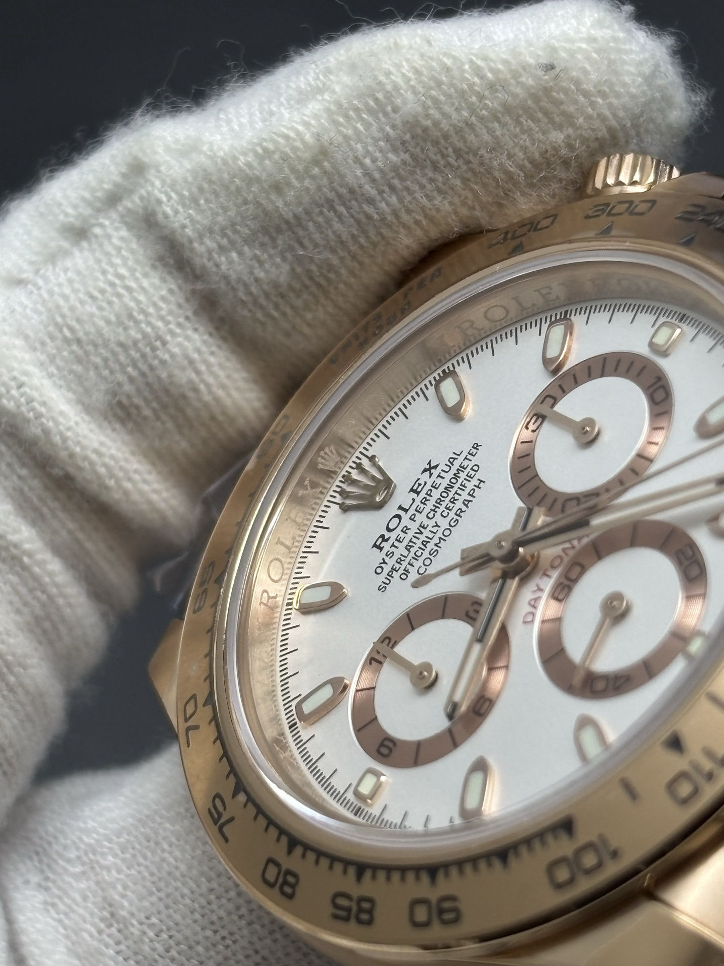 Rolex Oyster Perpetual Cosmograph Daytona 116505 in 18k Everose Gold with White Dial ZeroBulk 61