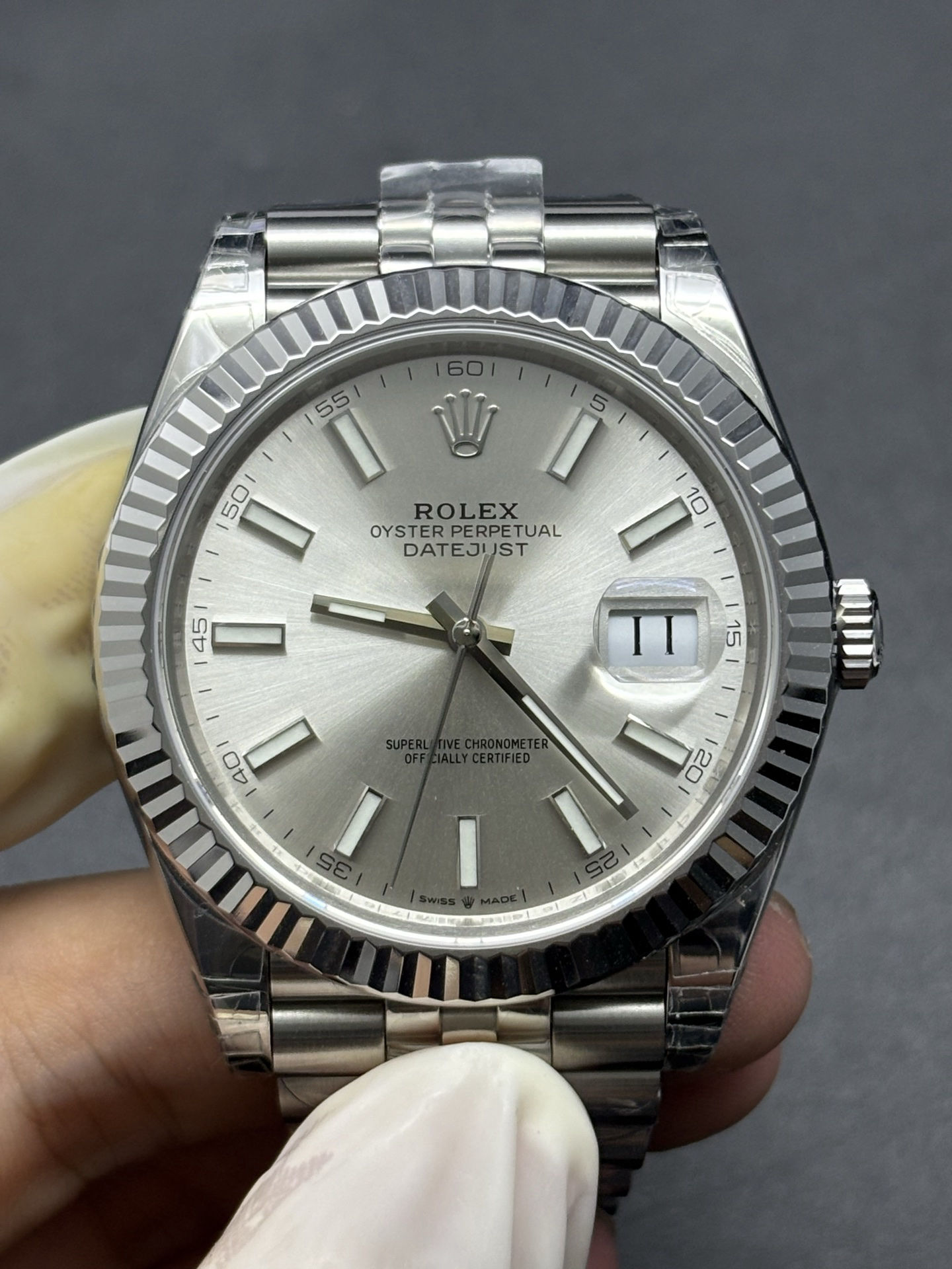 Vibrant Rolex Oyster Perpetual Datejust 41 ref. 126334 Silver Dial 60