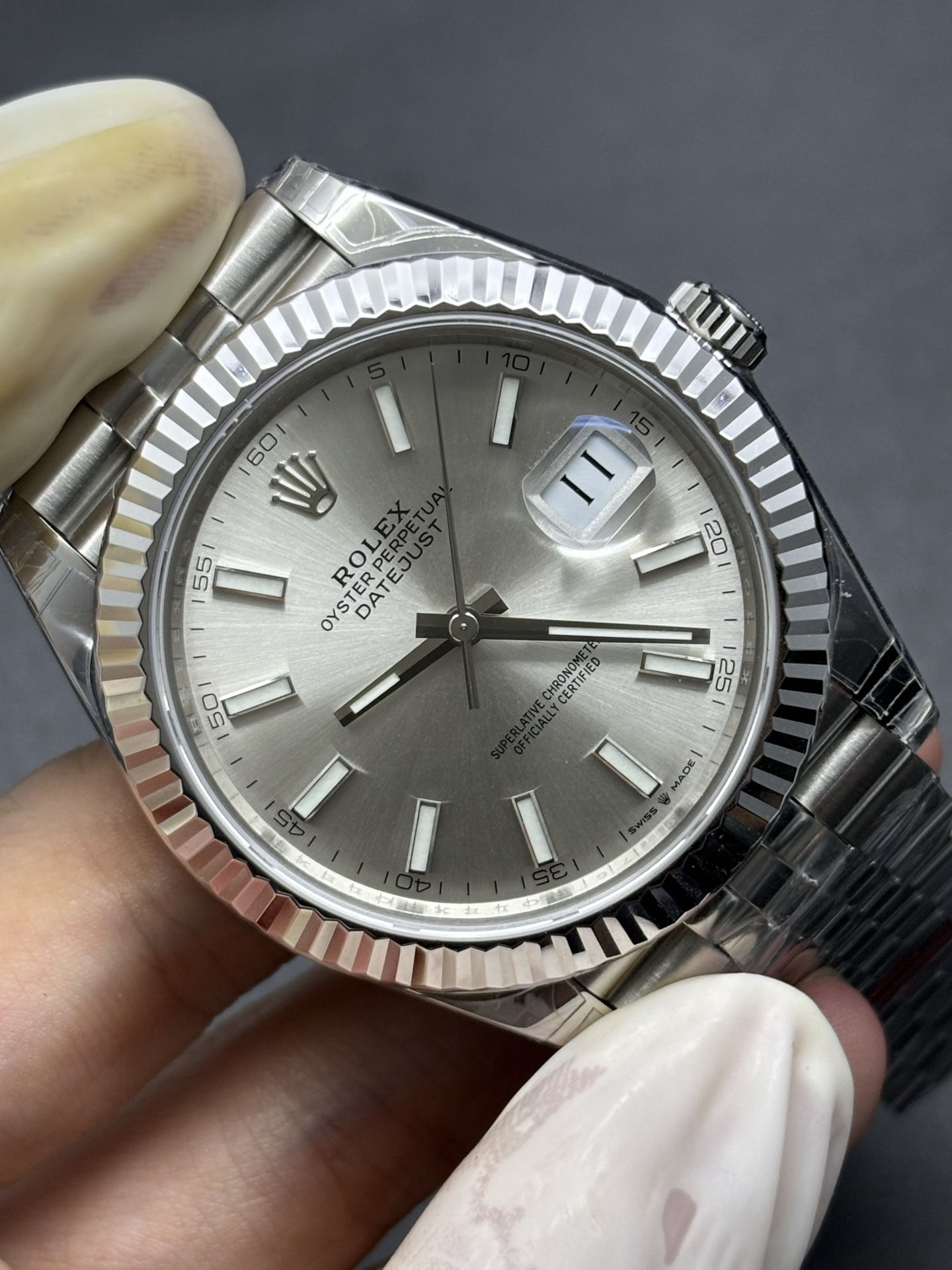Vibrant Rolex Oyster Perpetual Datejust 41 ref. 126334 Silver Dial 60
