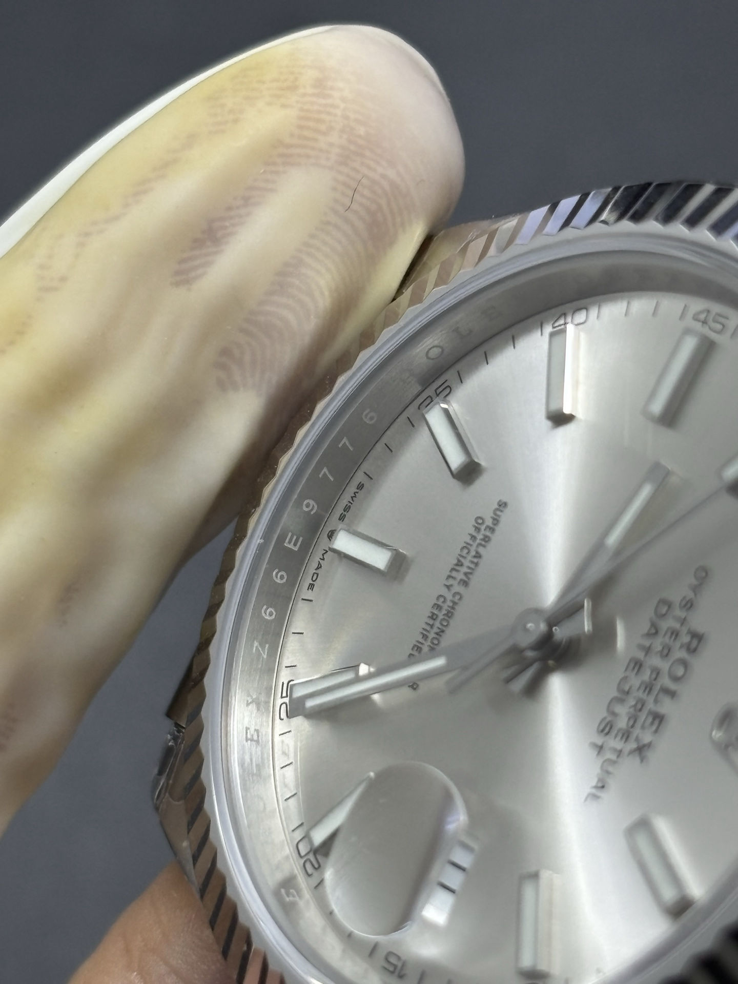 Vibrant Rolex Oyster Perpetual Datejust 41 ref. 126334 Silver Dial 60