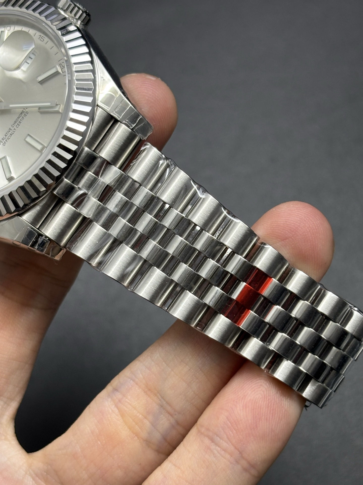 Vibrant Rolex Oyster Perpetual Datejust 41 ref. 126334 Silver Dial 60