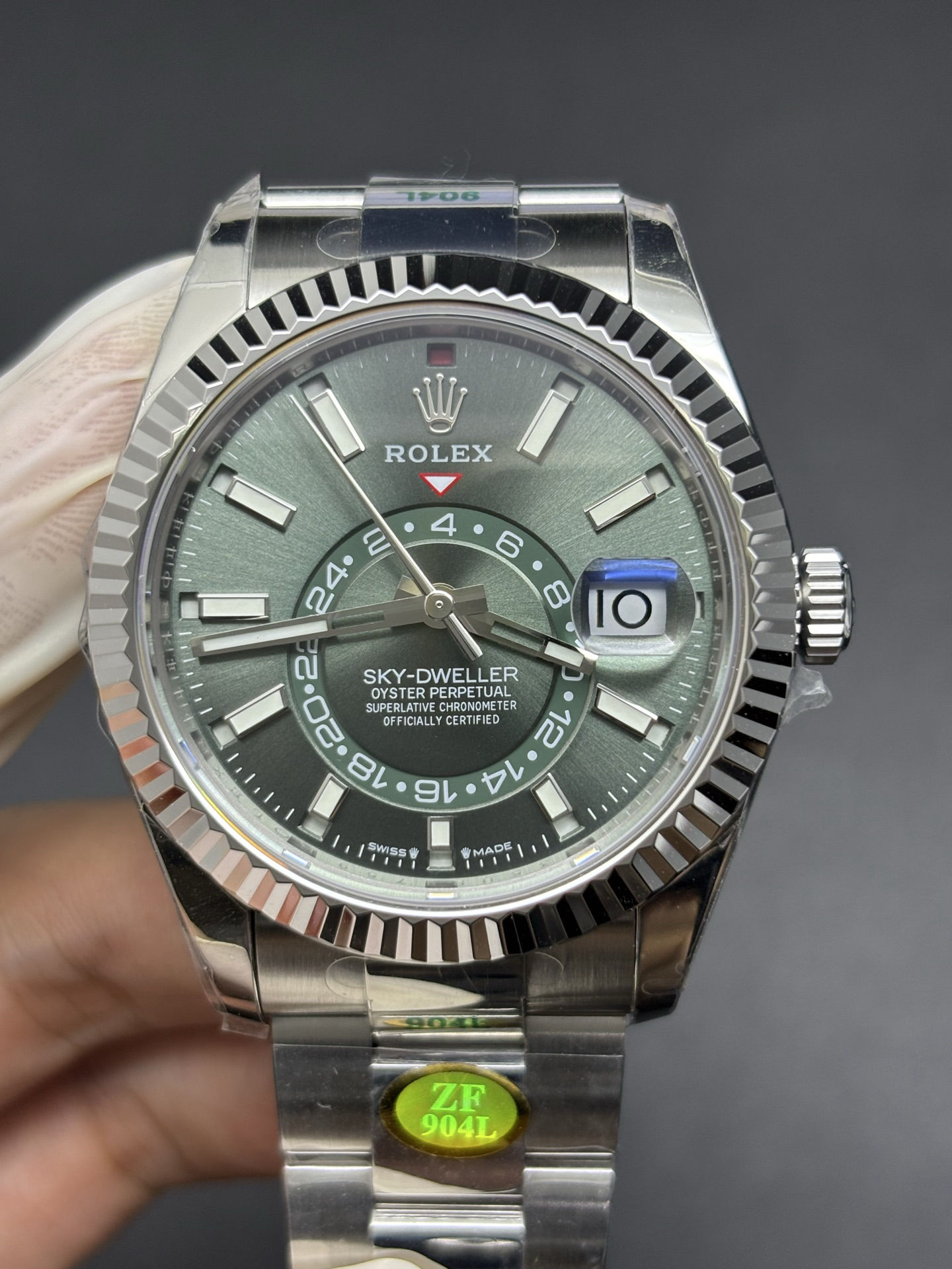 Rolex Sky-Dweller 42mm Green Dial Supportive 77