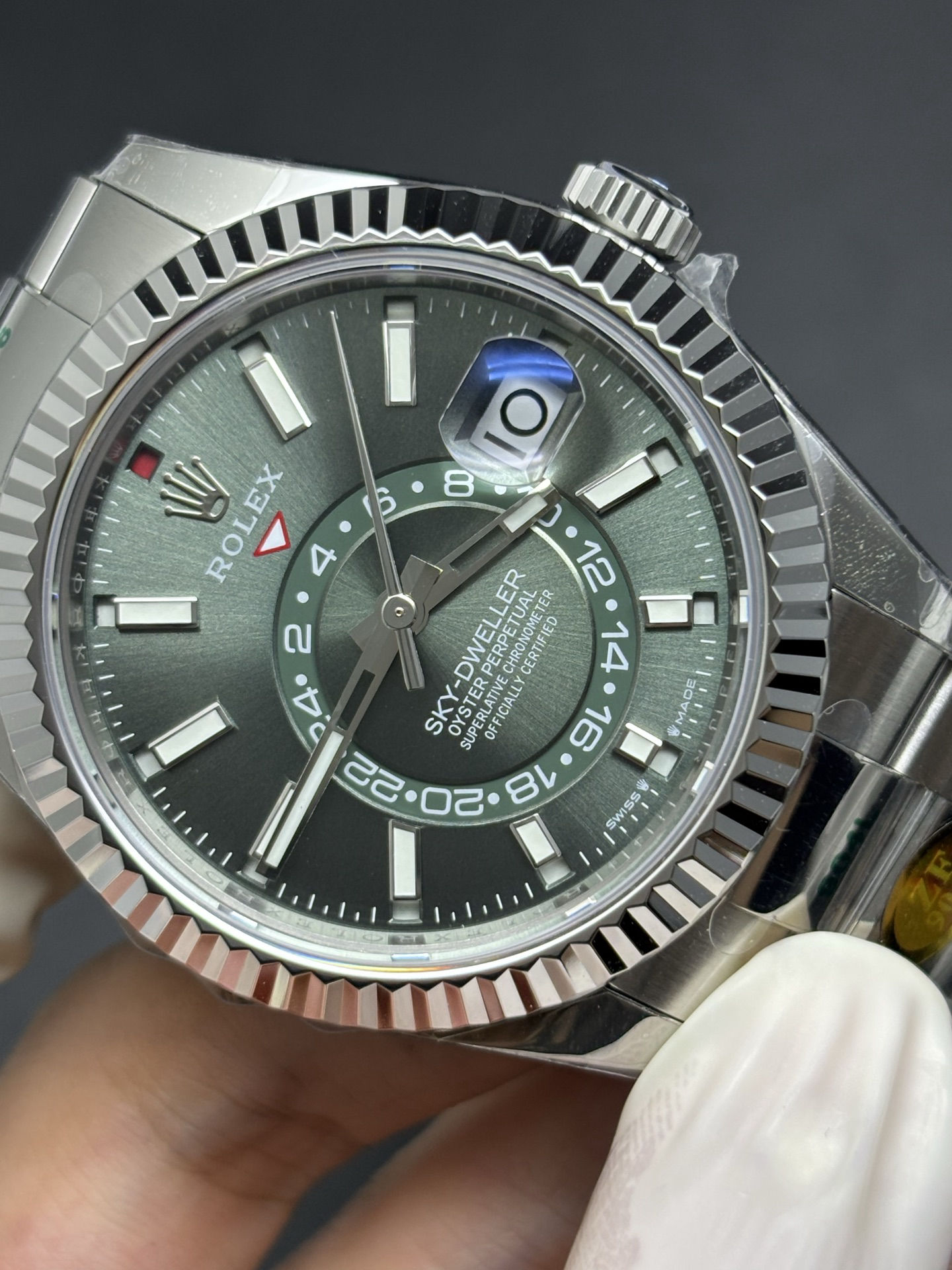 Rolex Sky-Dweller 42mm Green Dial Supportive 77