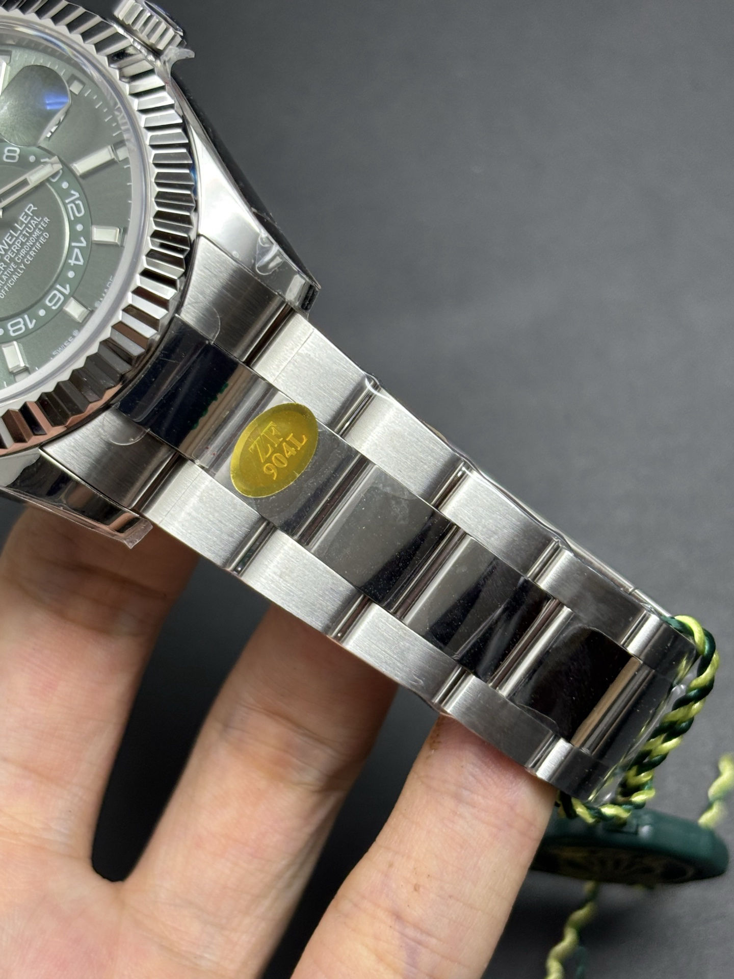 Rolex Sky-Dweller 42mm Green Dial Supportive 77