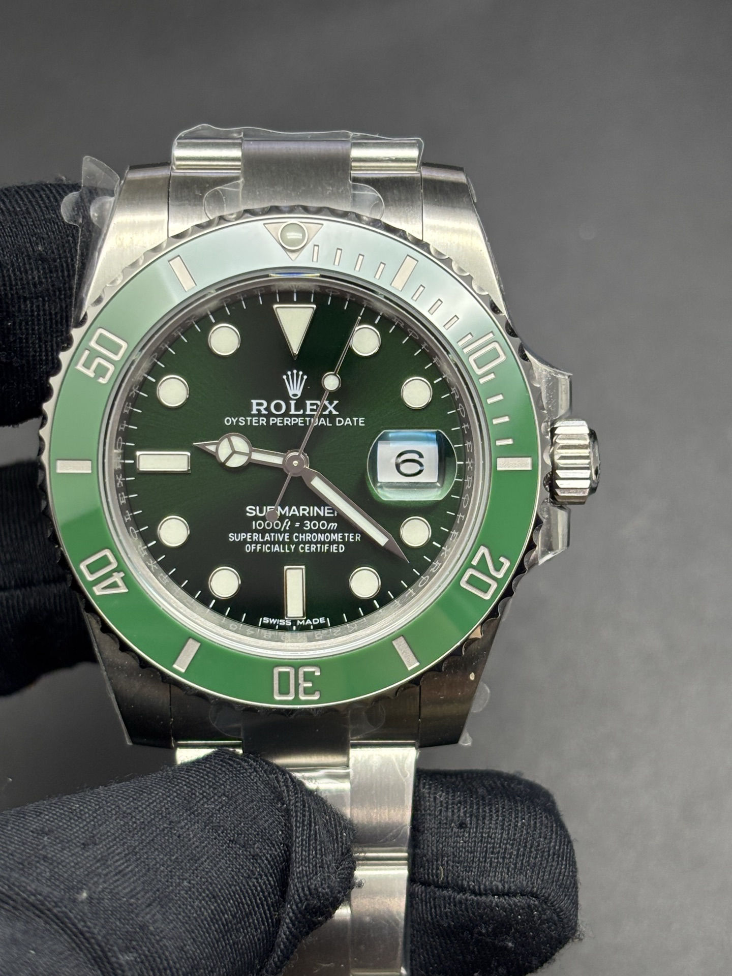 Rolex Submariner "Hulk" Date reference 116610LV TravelReady 50