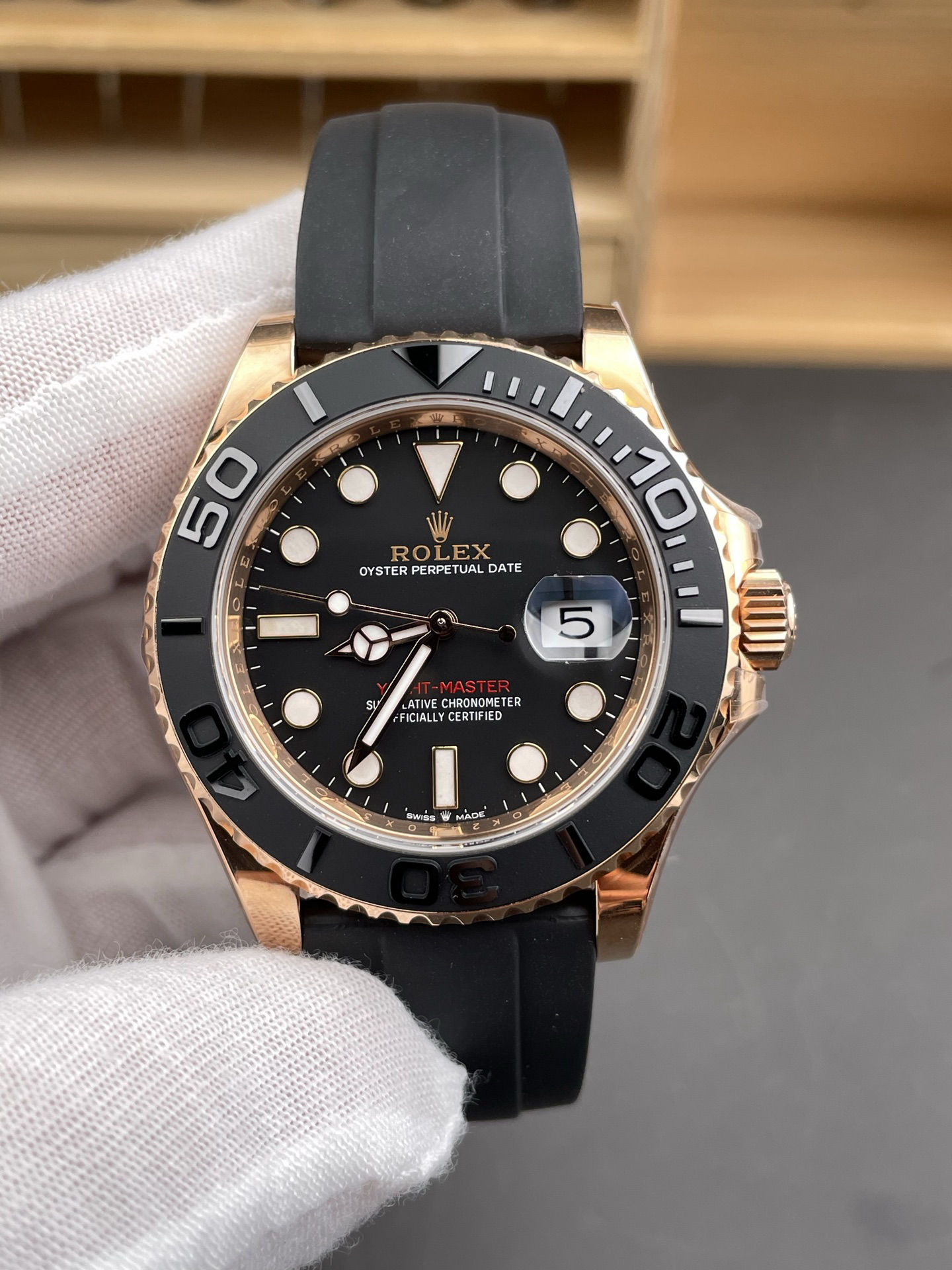 Bold Rolex Yacht-Master 40mm 18ct Everose Gold Case 64