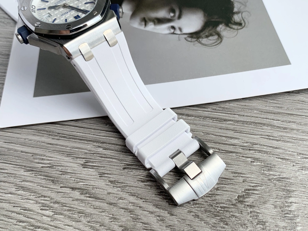 Stylish Royal Oak Offshore Diver 42mm White Rubber Strap 148