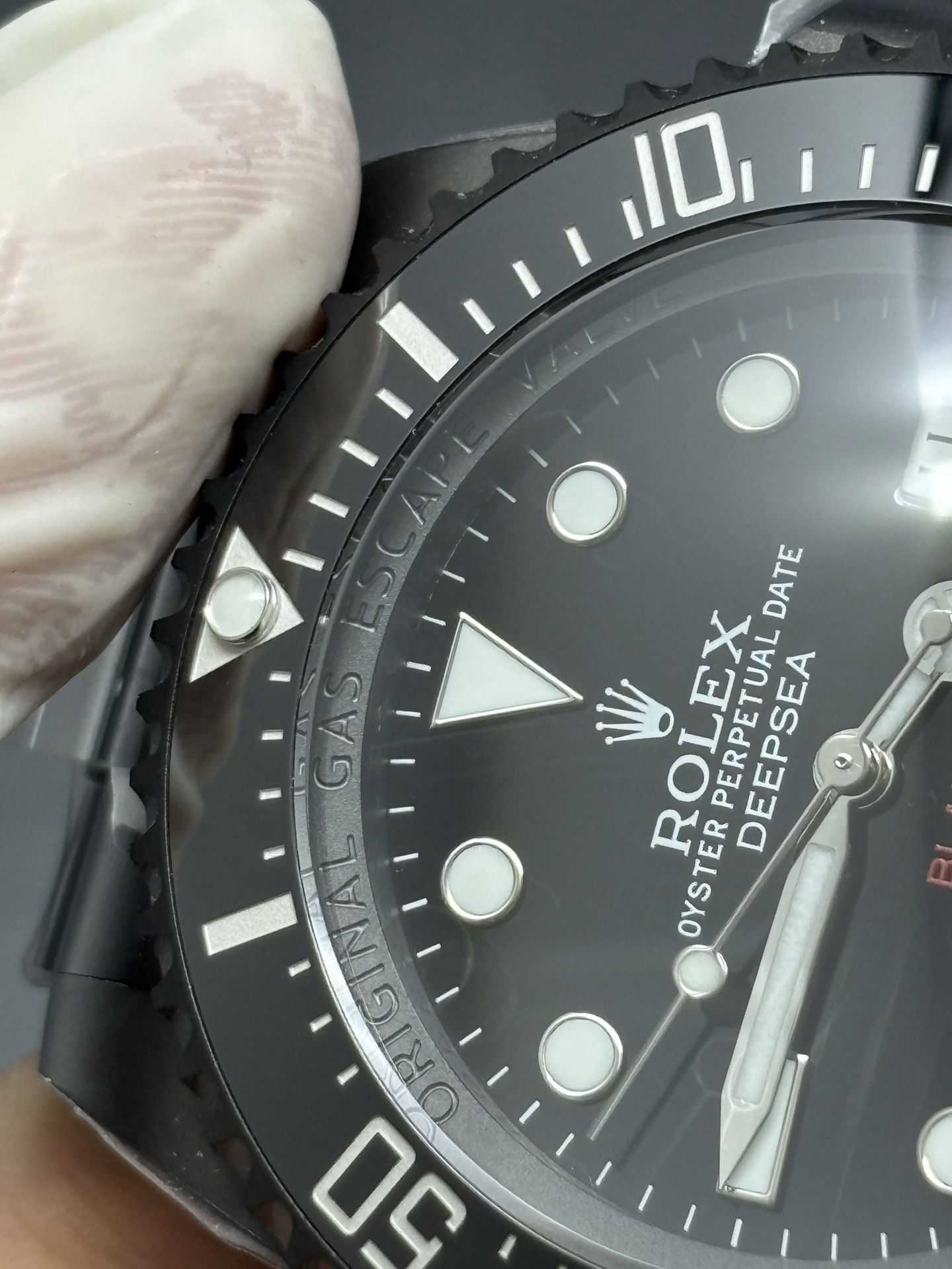 Sea-Dweller Deepsea Pro Hunter Blaken – Matte Black Sustainable 44