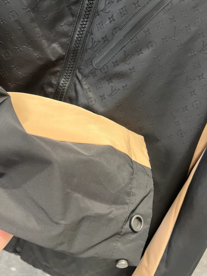 Affordable 5302 Louis Vuitton Technical Shell- LC005