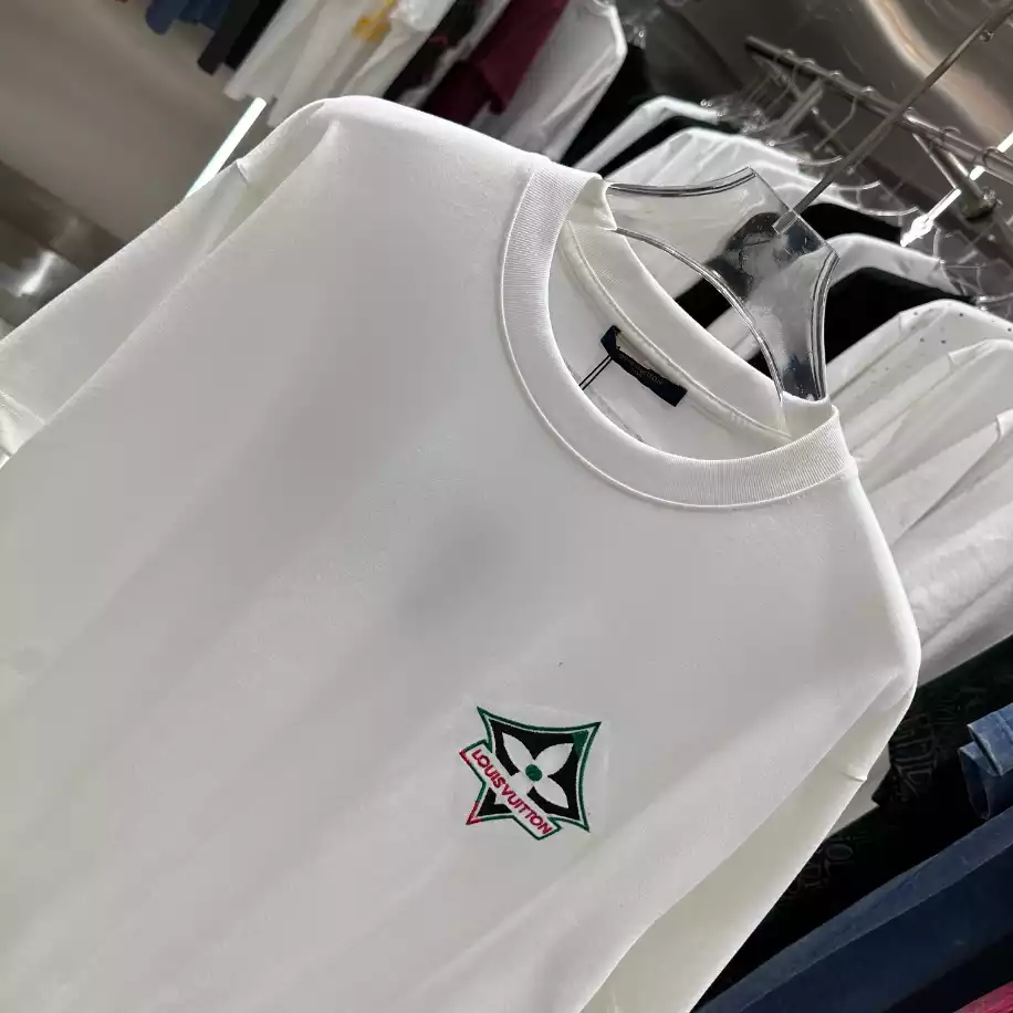 AllSeason 3953 Louis Vuitton T-shirt – LSVT0232