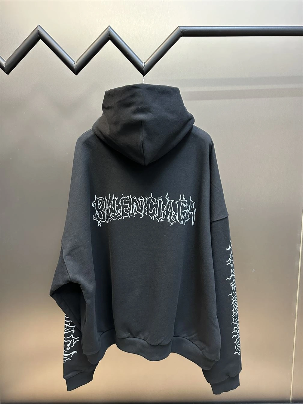 AllSeason 4583 Balenciaga Diy Metal Outline Hoodie Oversized In Black – SBH024 AllSeason 4583 Balenciaga Diy Metal Outline Hoodie Oversized In Black – SBH024
