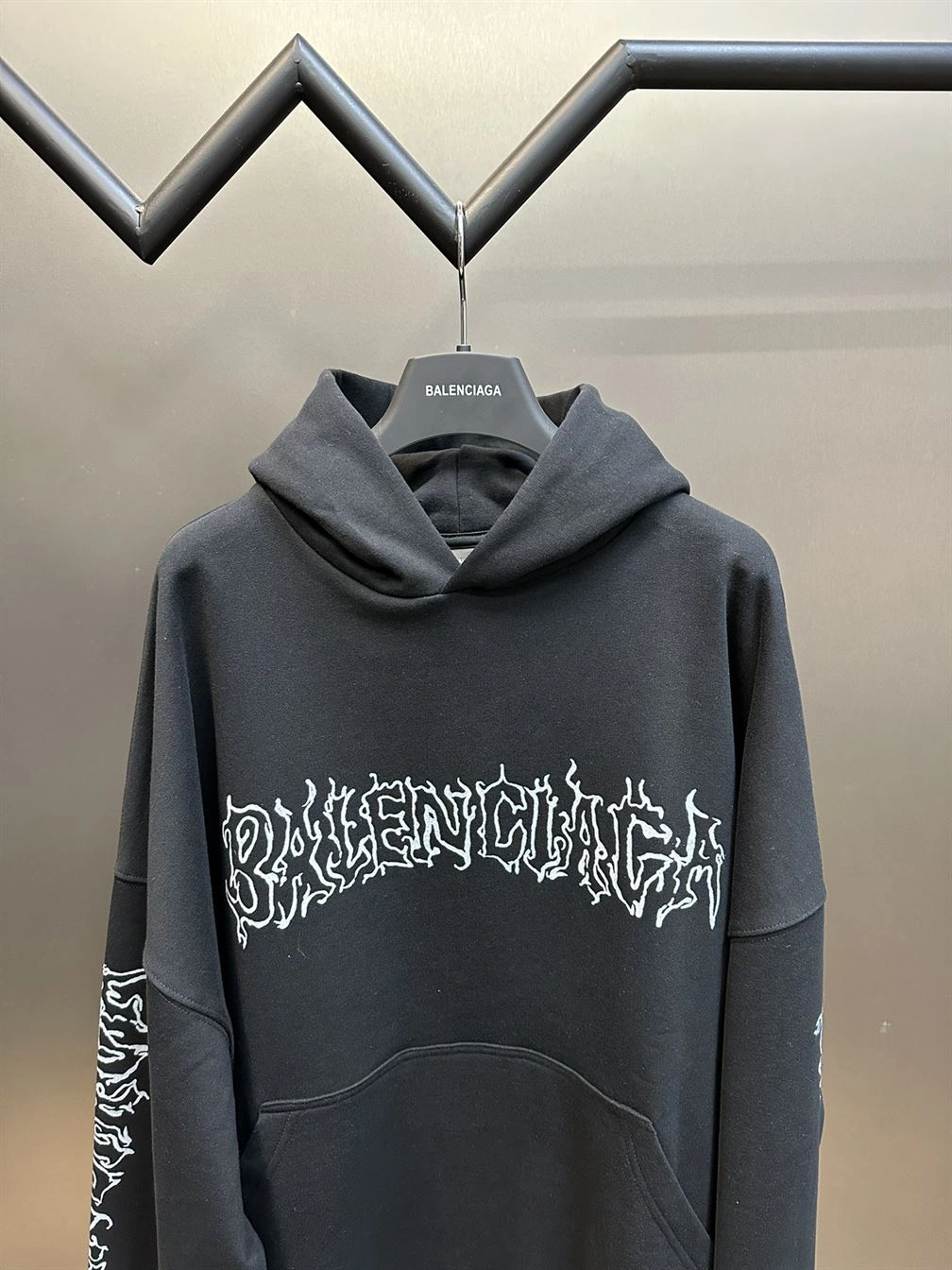 AllSeason 4583 Balenciaga Diy Metal Outline Hoodie Oversized In Black – SBH024 AllSeason 4583 Balenciaga Diy Metal Outline Hoodie Oversized In Black – SBH024