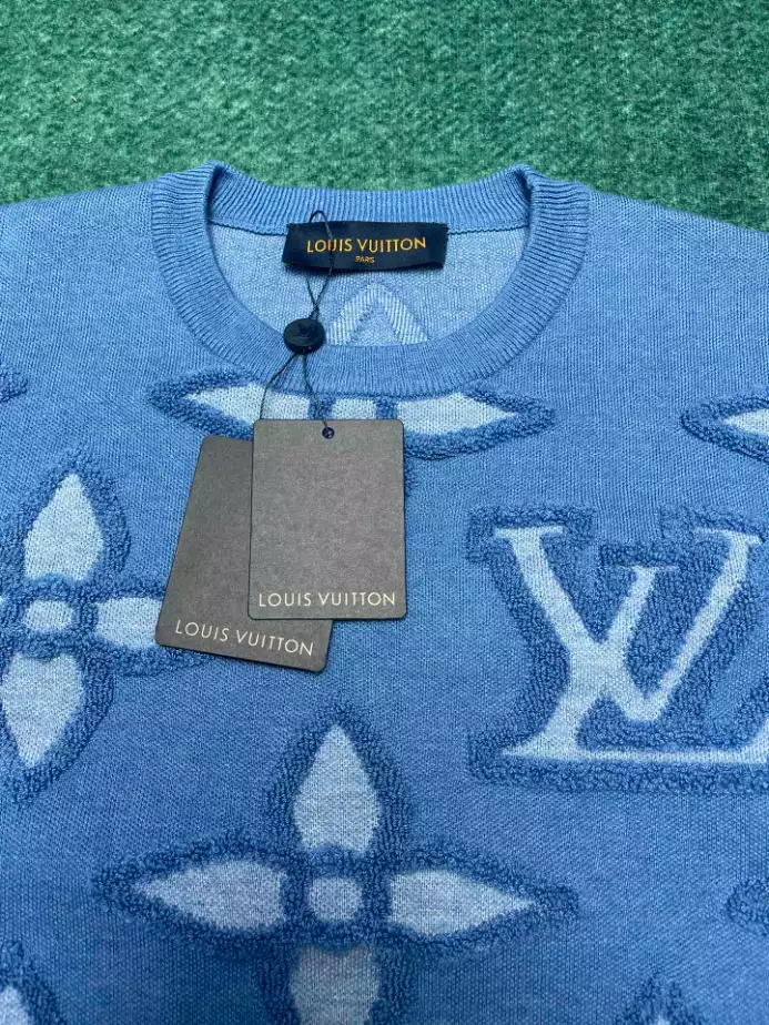 AllSeason 4843 Louis Vuitton Textured Cotton Crewneck – SLV054