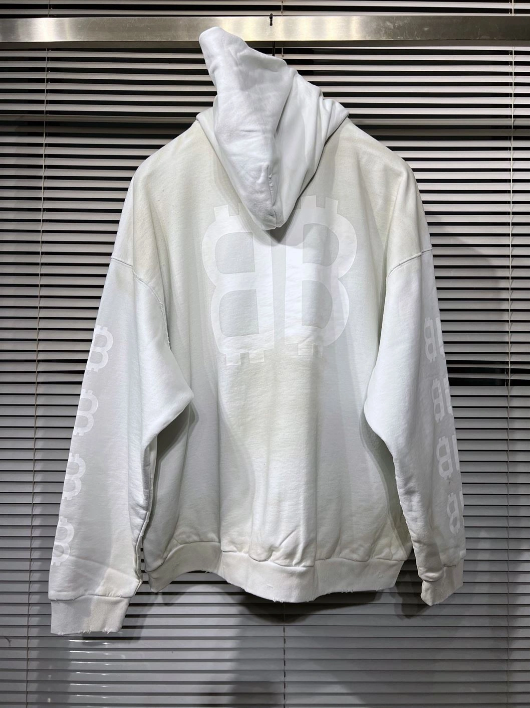 Balenciaga Crypto Hoodie Medium Fit In White – SBH023 Trendy 3996