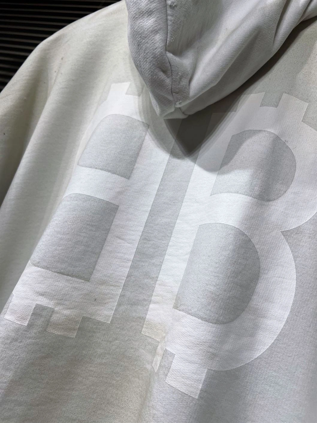 Balenciaga Crypto Hoodie Medium Fit In White – SBH023 Trendy 3996