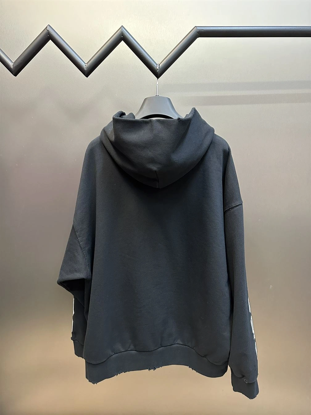Balenciaga Nlogo Hoodie Medium Fit In Black – SBH027 TopPick 4264 Balenciaga Nlogo Hoodie Medium Fit In Black – SBH027 TopPick 4264