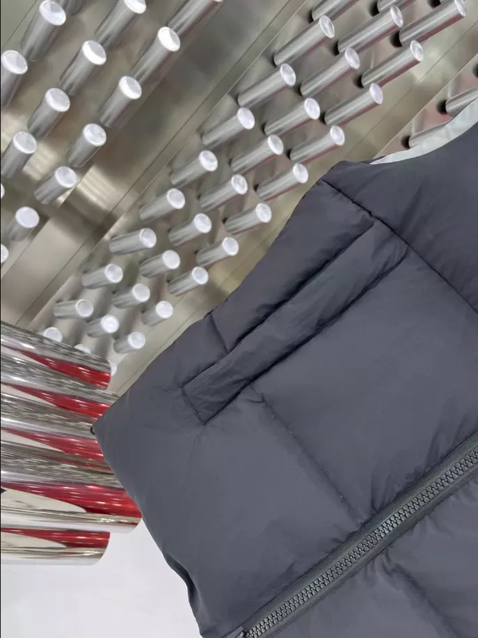 Canada Goose Vest – CG096 WellDesigned 133