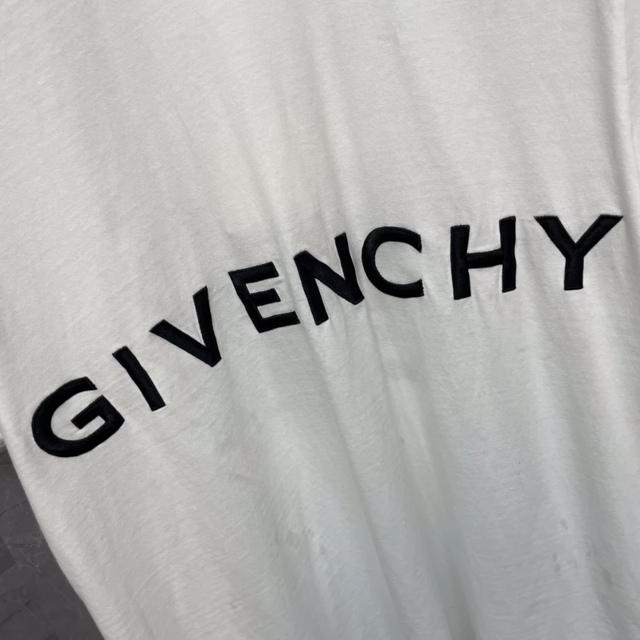 Comfortable 2573 Givenchy 4g Embroidered T-shirt – GVS32
