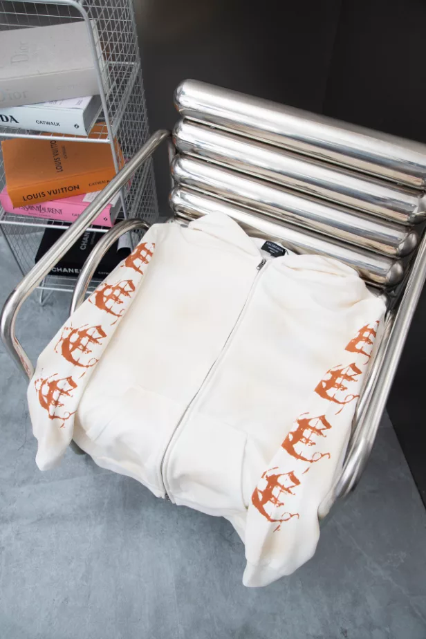 Comfortable 3888 Balenciaga Hoodie – SBH002 Comfortable 3888 Balenciaga Hoodie – SBH002