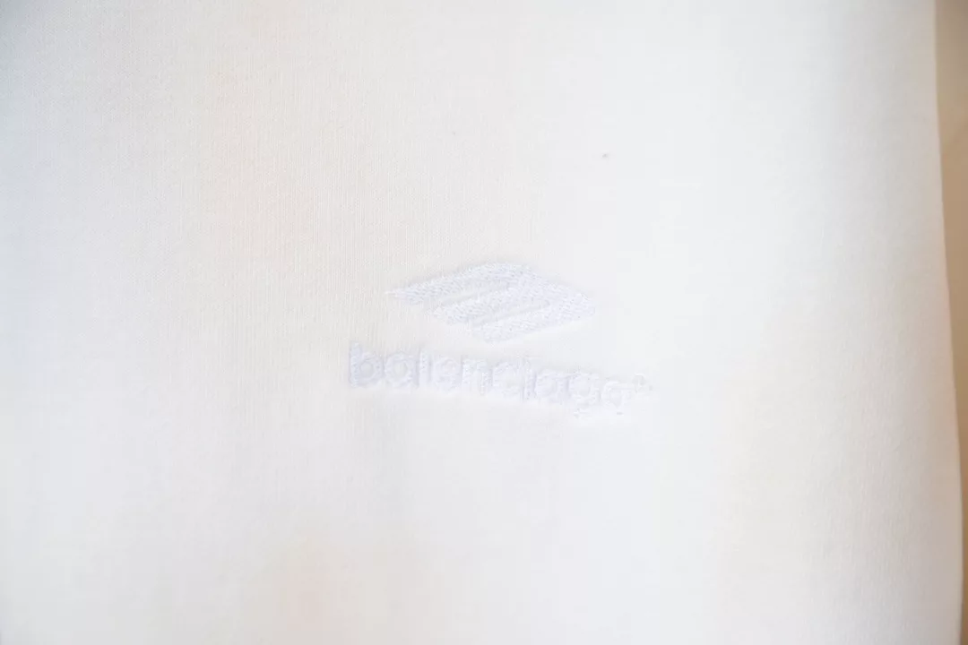 Comfortable 3888 Balenciaga Hoodie – SBH002 Comfortable 3888 Balenciaga Hoodie – SBH002