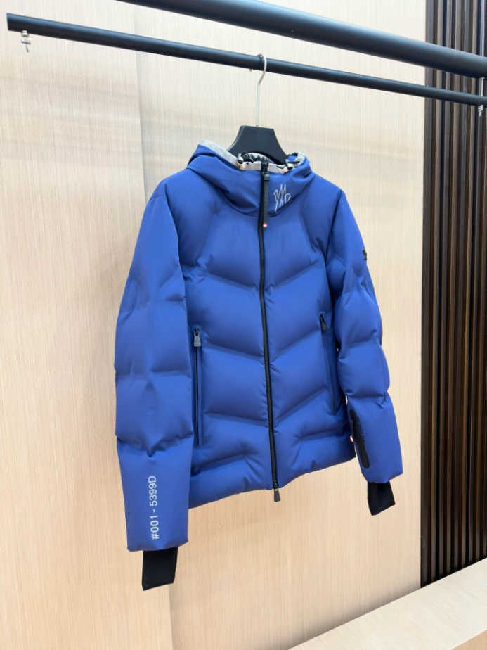 DailyWear 6986 Moncler Grenoble Arcesaz Jacket – MC122