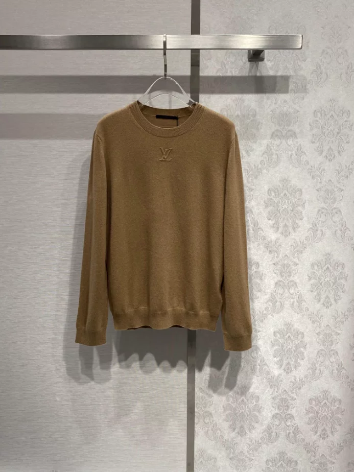 EasyMatch 9138 Embossed LV Cashmere Crewneck – SLV034