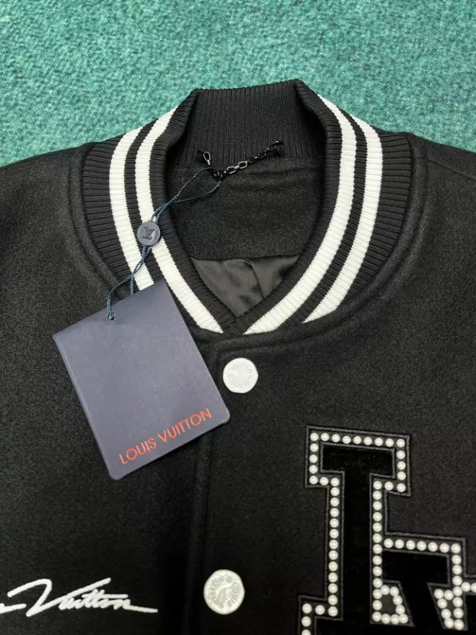 Fashionable 4527 Louis Vuitton Signature Varsity Blouson Black and White – LC004