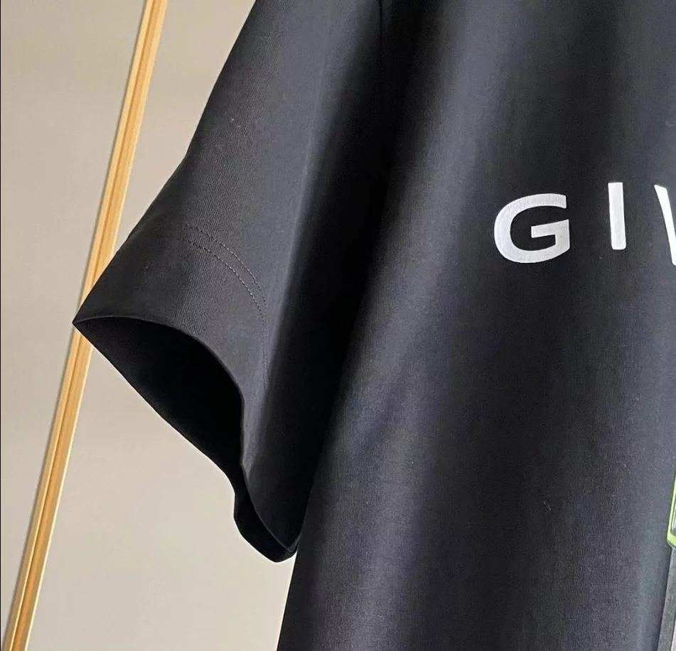 Givenchy T-shirt – GVS55 WellDesigned 3060