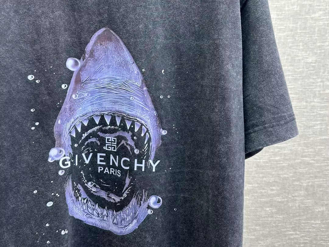 Givenchy T-shirt – GVS62 GoodFit 8557