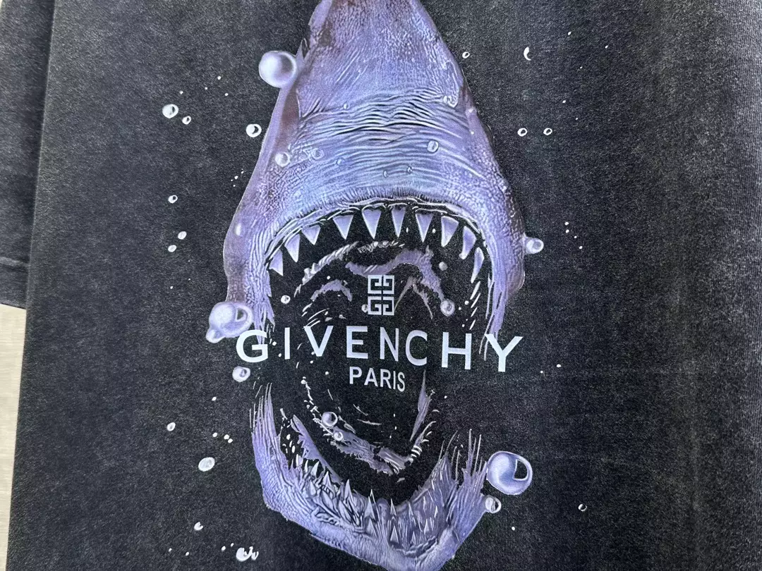 Givenchy T-shirt – GVS62 GoodFit 8557