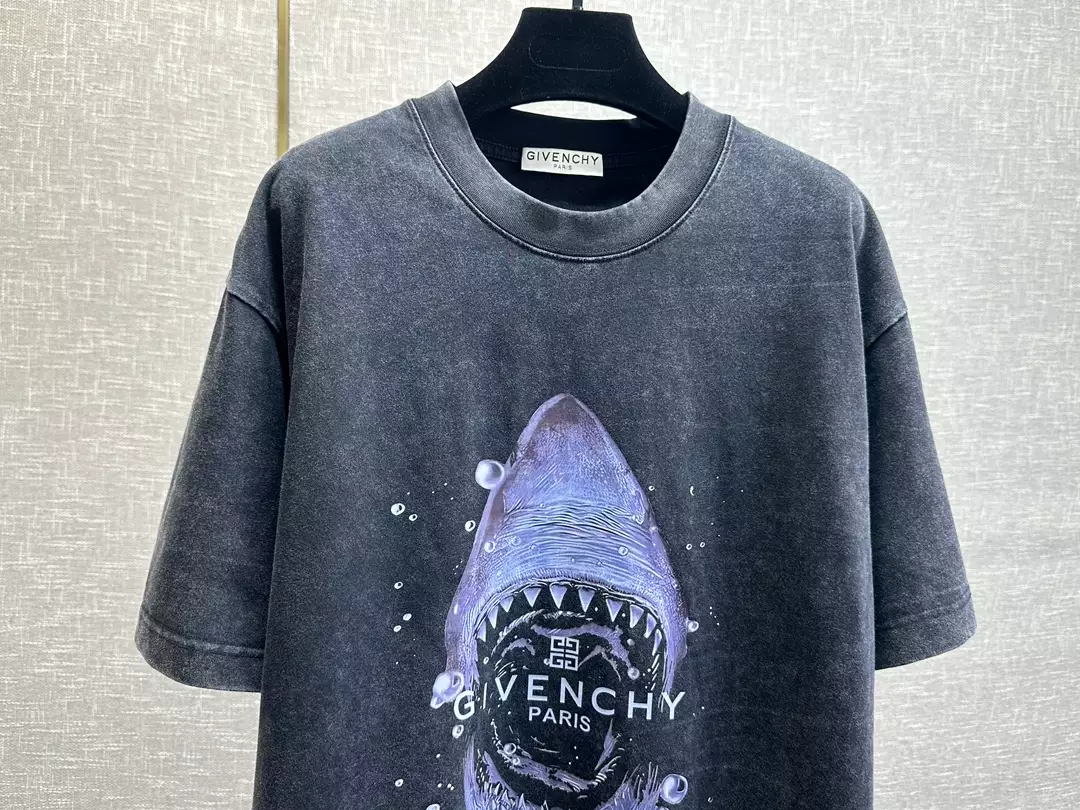 Givenchy T-shirt – GVS62 GoodFit 8557