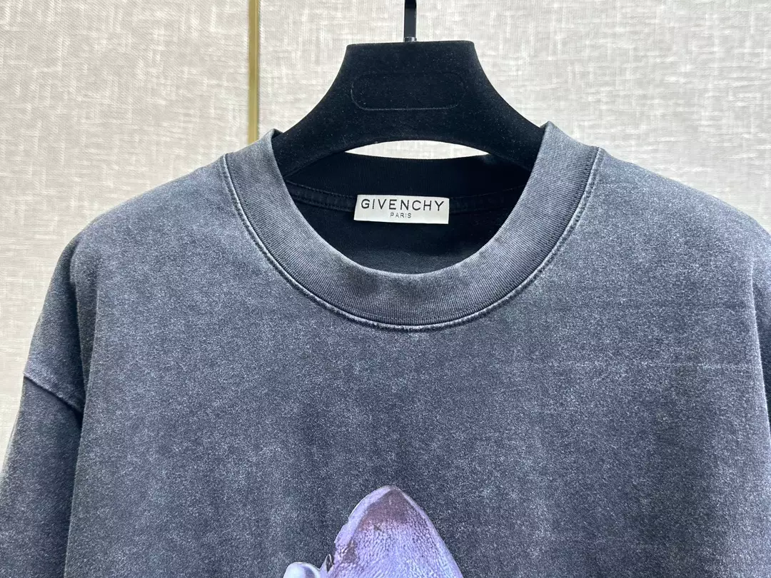 Givenchy T-shirt – GVS62 GoodFit 8557