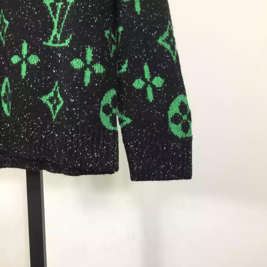 GoAnywhere 7273 Louis Vuitton Sweater – SLV069
