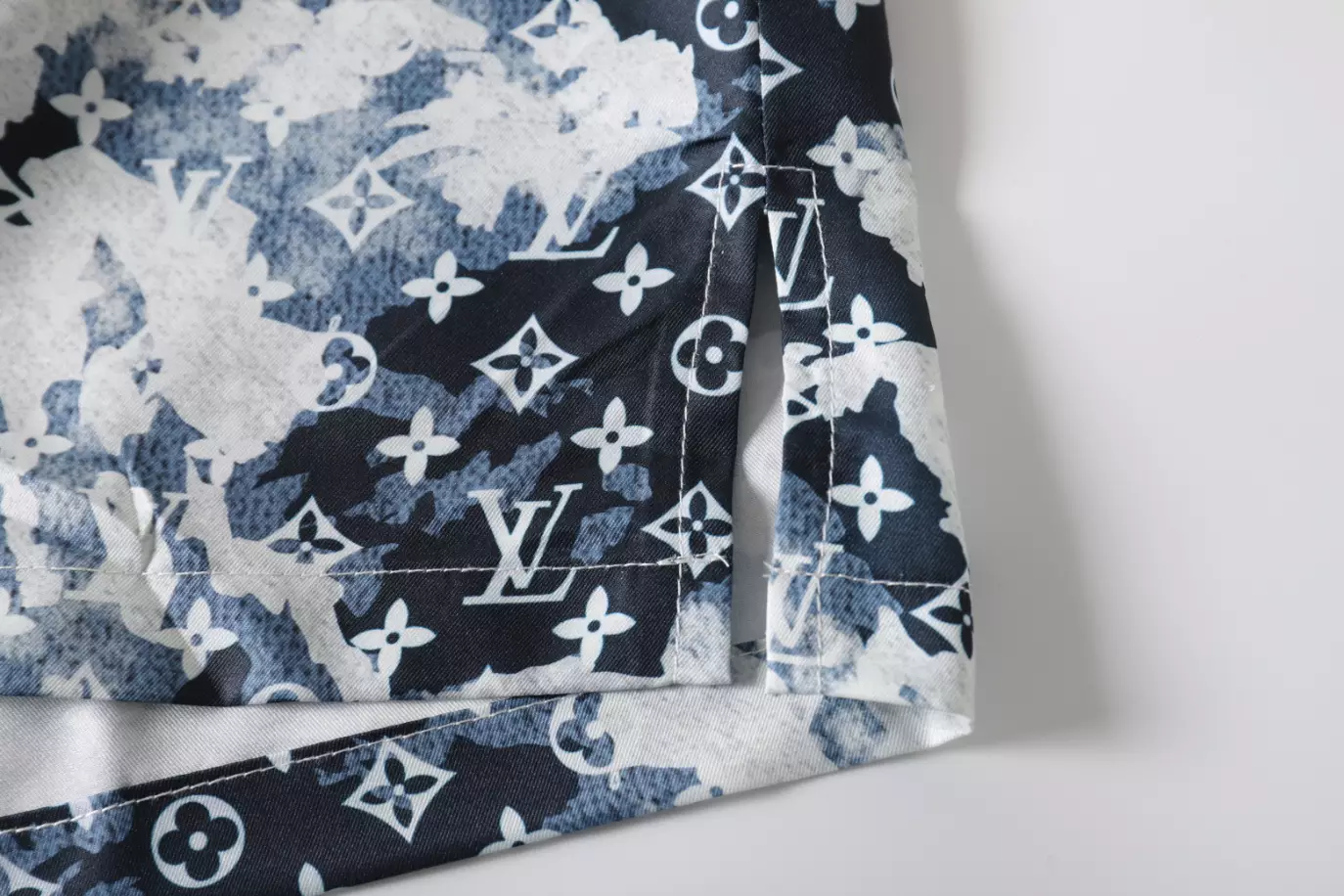 LV Short-Sleeved Shirt – LVS015 SmartChoice 4347