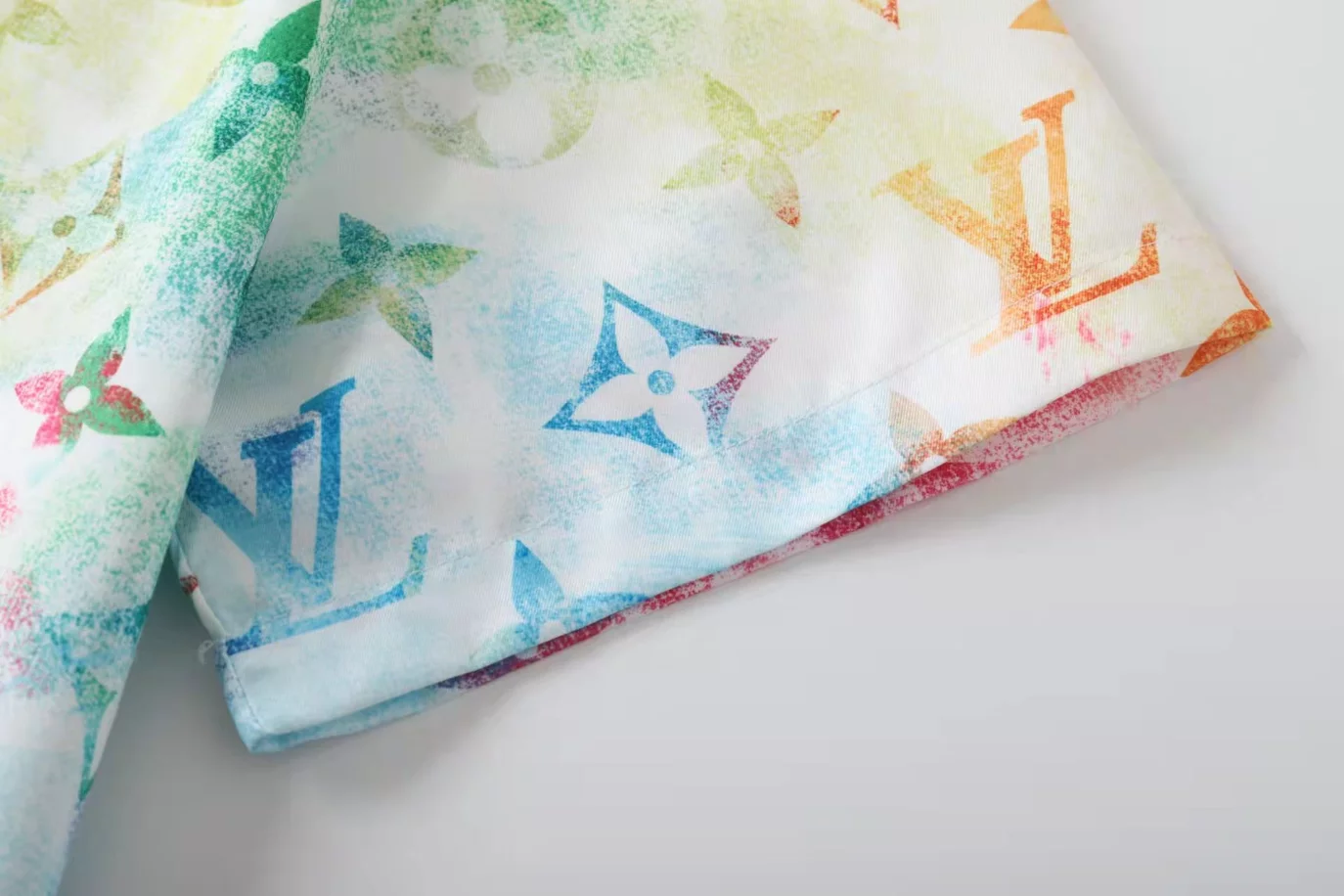 LV Short-Sleeved Shirt – LVS017 DailyWear 9199