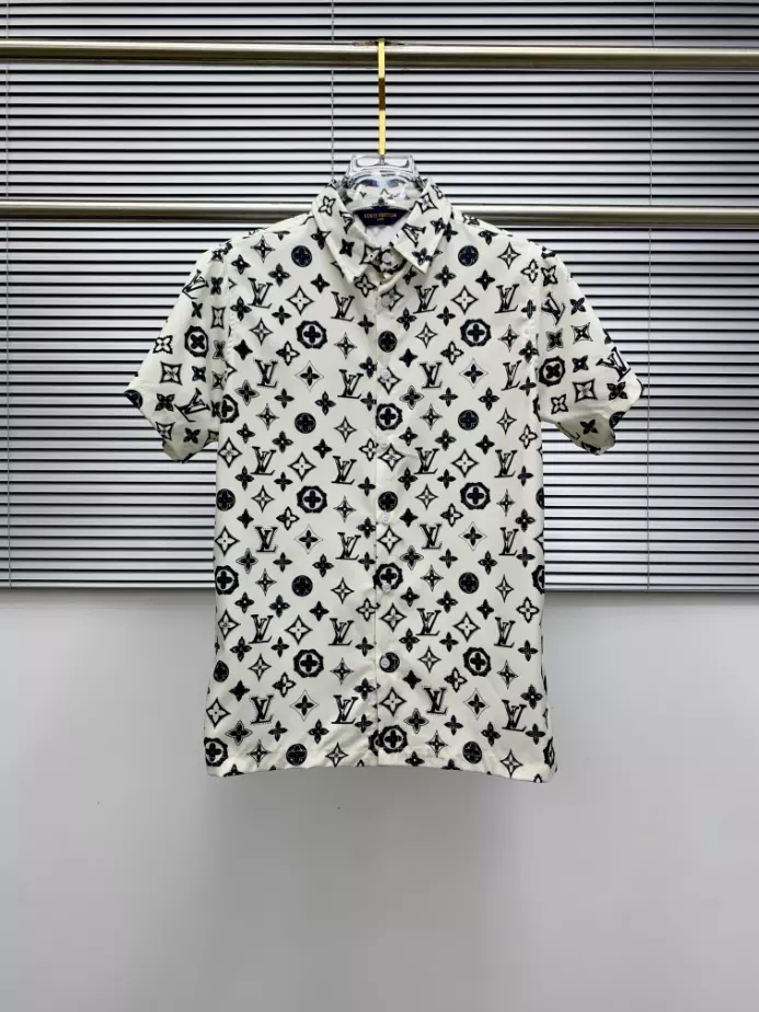 LV Short-Sleeved Shirt – LVS035 EasyMatch 9549