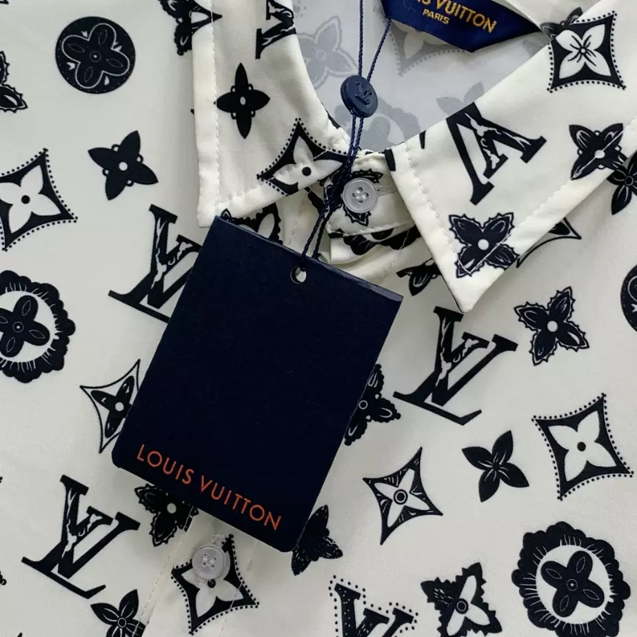 LV Short-Sleeved Shirt – LVS035 EasyMatch 9549