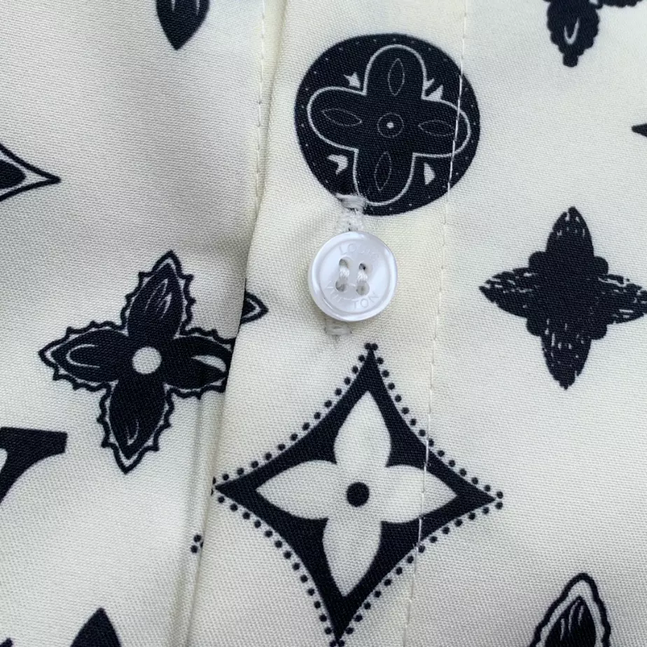 LV Short-Sleeved Shirt – LVS035 EasyMatch 9549