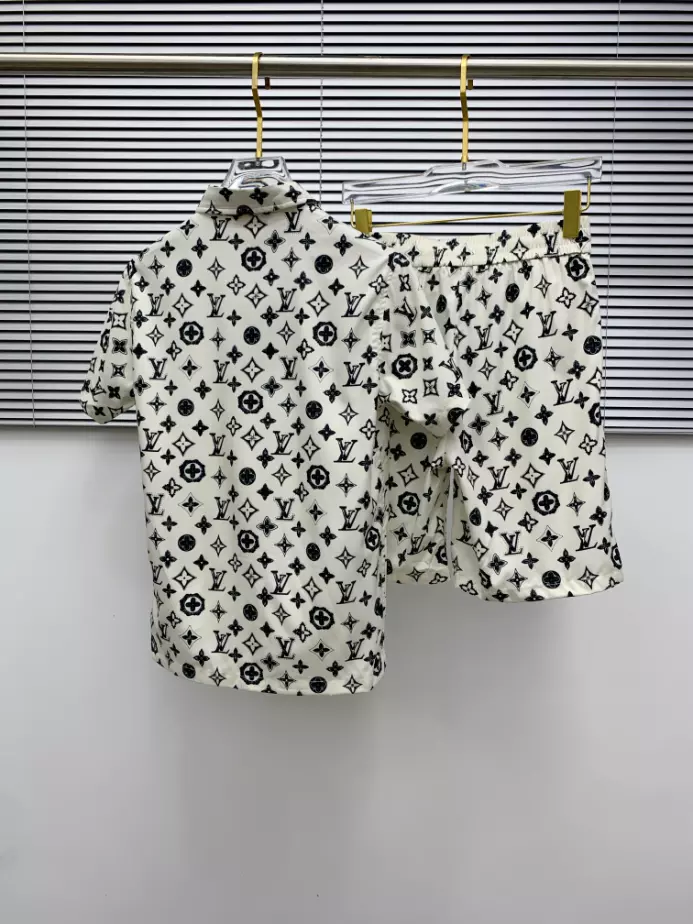 LV Short-Sleeved Shirt – LVS035 EasyMatch 9549
