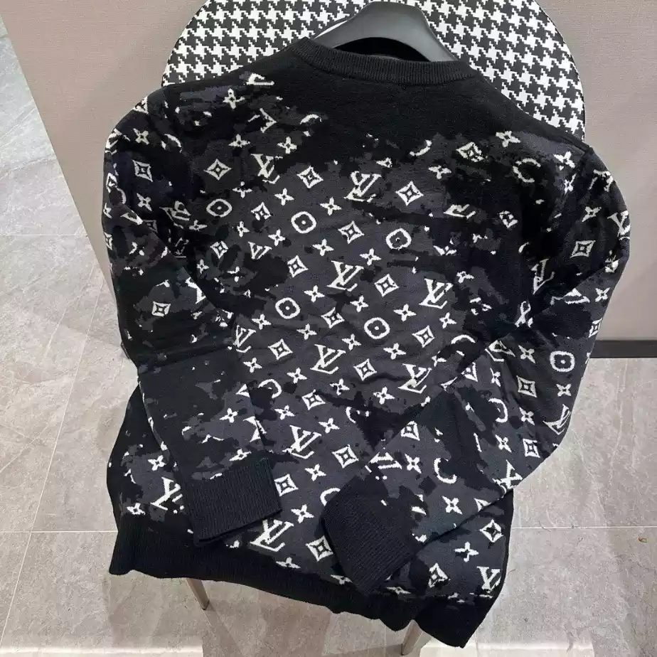Louis Vuitton Distressed Monogram Sweater – SLV059 WellDesigned 9416